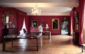 Résultat de recherche d'images pour "place des vosges victor hugo"
