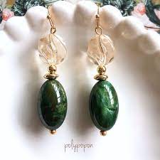 金具は4種類から選択できます フックピアス 追加料金なし 樹脂ピアス 本体 100円 ネジ式メッキイヤリング 本体 150円 樹脂ノンホールピアス 本体 150円 送料をお選び頂く項目でご指定下さい ギフト袋を販売開始しまし アクセサリー