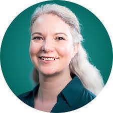 Rachelle Lyons's Instagram, Twitter & Facebook