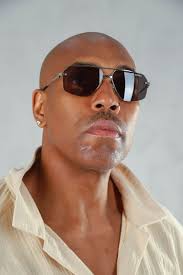 Clothes for Men → Online at great prices → Pause Jeans™