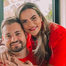 Celebrando mais um ano com meus familiares. Agradeço imensamente por cada  sorriso, cada abraço e cada aprendizado. Celebrar a vida ao lado de vocês é  o maior presente que poderia receber. Um