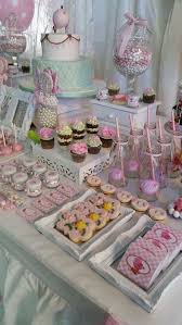 Coloca una mesa de chucherías y causa furor. 25 Estilos De Mesas De Dulces Candy Bar Bonitos Y Originales Estreno Casa