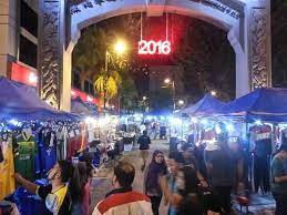 It is also referred to as bazaar jb by tourists, and is one of the most fun and colorful places to visit here. Pasar Karat Jb Percutian Bajet