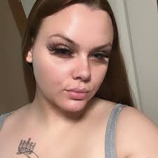 Kay Landers's Instagram, Twitter & Facebook