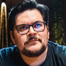 Eric Tanaka's Instagram, Twitter & Facebook