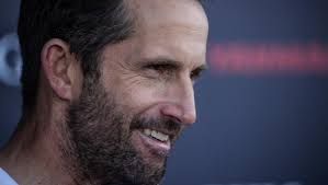 America's Cup: The undeniable love-in between Britannia and Team New  Zealand