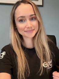 Sarah Bobbitt's Instagram, Twitter & Facebook