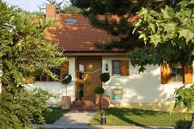 Beispielsweise erfüllen stufenlose übergänge oder breitere türen im ganzen haus heutige vorstellungen für anspruchsvolles wohnen und bilden gleichzeitig das fundament für ein barrierefreies zuhause im alter. Haus Ideen Das Barrierefreie Haus Rheno Systembau Gmbh Worms
