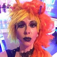 Mersin'de mut diye ilçe var. Düşünsene bi: -Nerelisin? ' Mutluyum.' ne  güzel lan. :)))