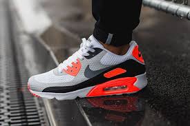 Infrared Ultra The Air Max 90 Ultra Essential Goes Og Eu Kicks Sneaker Magazine Sneakers Nike Air Max Nike Air Max 90 Nike Air Max