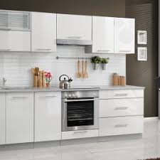 Pour être fonctionnelle, elle doit comporter de nombreux éléments. Cuisines Equipees Cuisine House