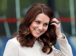 Now, much like kate middleton's cartier halo, that tiara will become synonymous with the duchess of sussex herself. Does Kate Middleton Wear A Wedding Band Popsugar Celebrity