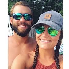 Tess Davison's Instagram, Twitter & Facebook