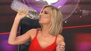 In 2006 return to tv with his own program los profesionales. Viviana Canosa Was Charged With Illegal Practice Of Medicine Newsy Today