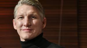 Bastian schweinsteiger (born august 1, 1984) is a professional football player who competes for germany in world cup soccer. Bastian Schweinsteiger Sieht Seinem Papa Alfred Zum Verwechseln Ahnlich