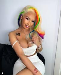 Pin On Jailed Rapper Tekashi 6ix9ine S Stunning Girlfriend Gets 69 Tattoo And His Trademark Hair Colour Photos