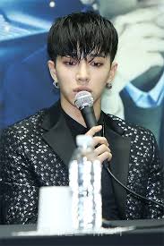 This hairstyle becomes more popular since the rise of kpop. The Wet Hair Trend Kpop Korean Hair And Style