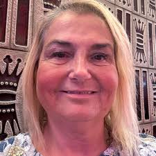 Which fresas con crema tres leches looks better?