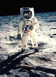 Netterweise entgeht man den weg in die fußgängerzone und hat eine überwältigende produktauswahl jederzeit sofort übersichtlich dargestellt. Astronomie De Die Herausforderung Zur Landung Auf Dem Mond