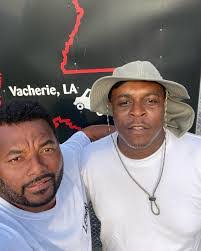 Leron Jones's Instagram, Twitter & Facebook