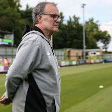 A brilliant clip from leeds united's training this week perhaps acknowledged a passing of the torch involving pablo hernandez and joe gelhardt. Perfectionist Marcelo Bielsa Brings Radical Approach To Leeds United Leeds United The Guardian