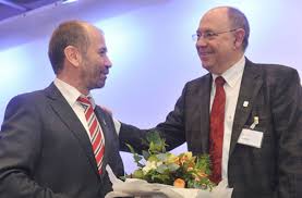 Die oder der präses ist die leitende theologin oder der leitende theologe der evangelischen kirche von westfalen (ekvw). Landessynode 2013 News Landessynode 2013 Manfred Rekowski Zum Neuen Prases Gewahlt Evangelische Kirche Im Rheinland Ekir De