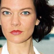 Kate James (@KateJamesWriter)