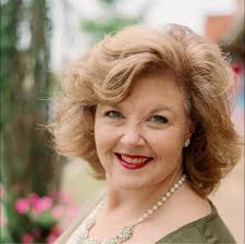 What is a good place to stay one night in Ft Lauderdale with free airport  shuttle after a cruise?