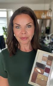 Pink Christmas Makeup Look with Custom Palette