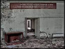 This disaster happened in1986, this picture was taken in 1996, once the radiation level was weakened. Chernobyl Today 52 Pics In 2021 Chernobyl Chernobyl Today Chernobyl Disaster