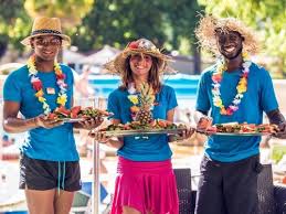 Dichtbij de camping kun je een kano huren om de ariège te gaan verkennen of trek je wandelschoenen aan en ga de bergen in. Camping Le Pre Lombard Yelloh Village In Tarascon Sur Ariege