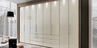 In kleinen schlafzimmern wirken schranksysteme oft harmonischer, wenn du sie über eck planst. Entdecken Sie Hier Das Programm Loft Mobelhersteller Wiemann Oeseder Mobel Industrie