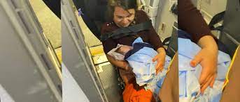 Special delivery at 30,000 feet: Woman gives birth on plane flying into Atlanta
