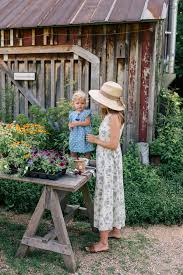 Fun At Blackberry Farm Julia Berolzheimer In 2020 Blackberry Farms Gal Meets Glam Style Inspiration Summer