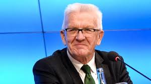 Kretschmann sei aufgrund seiner großen beliebtheit und seiner politischen erfahrung der richtige ministerpräsident. Qjiv1mccu2vdvm