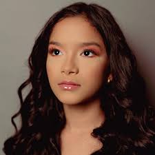 Refinamiento y asesoría por Paulette Sánchez