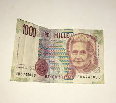↑ bank of england criticised for losing track of £50bn of banknotes (англ.). 1000 Lire Vatican