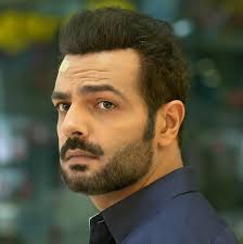 fakhar #notyourbrother #dilemomin #8pm #friday #saturday @shehrazade_s  @7thskyentertainment @harpalgeotv #actor #reellife #tv #pakistanidrama  #pakistan