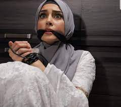 Hijab gagging