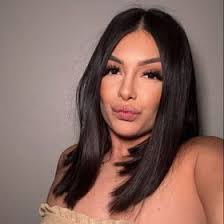 isha navarro (sincerlyisha)