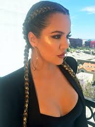 750 x 1334 jpeg 129 кб. Makeup Hairstyle Trends 2016 2017 How To Get The Look Beyonce Superbowl Nails Formation Video With Wigs Hair Extensions Box Crown Braids Beautystat Com