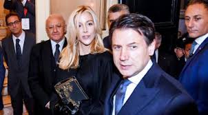 Jun 30, 2021 · all'indomani dello strappo con beppe grillo, l'ex presidente del consiglio giuseppe conte si concede una partita di padel con la compagna olivia paladino. Nrhjb Pkkug3 M