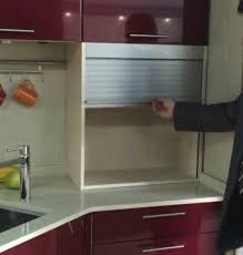 باب شتر لأجهزة المطبخ تكون قريبة Home Decor Kitchen Cabinets Decor