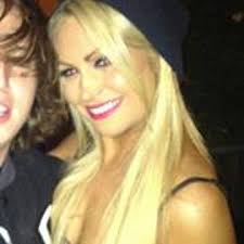 Stream Bee Downey music