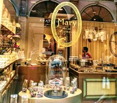 Belgian Chocolate In Galeries Royales Brussels Merry Go Round Slowly Brussel Belgian Chocolate Chocolate Boutique