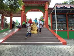 Kolam renang umbul tirta dusun mantup baturetno banguntapan bantul. Wego Lamongan Spot Foto Harga Tiket Dan Keseruan Wisata