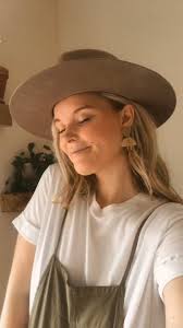 About Joelle + The Willow and The Bloom — The Willow + The Bloom