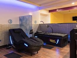 How much does it cost to bring a guest to planet fitness? Planet Fitness Upgrades North Seattle Club Seattle Wa Patch