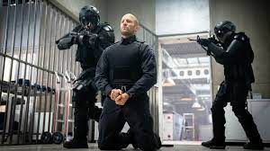 2004 'le convoyeur' directed by nicolas boukhrief. Brutale Konkurrenz Fur John Wick Jason Statham Nimmt In Neuem Cash Truck Trailer Keine Gefangenen Kino De
