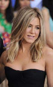 Jenifer Aniston Nice Length With Long Layers To Keep The Fullness Jennifer Aniston Hair Color Hair Styles Jennifer Aniston Hair